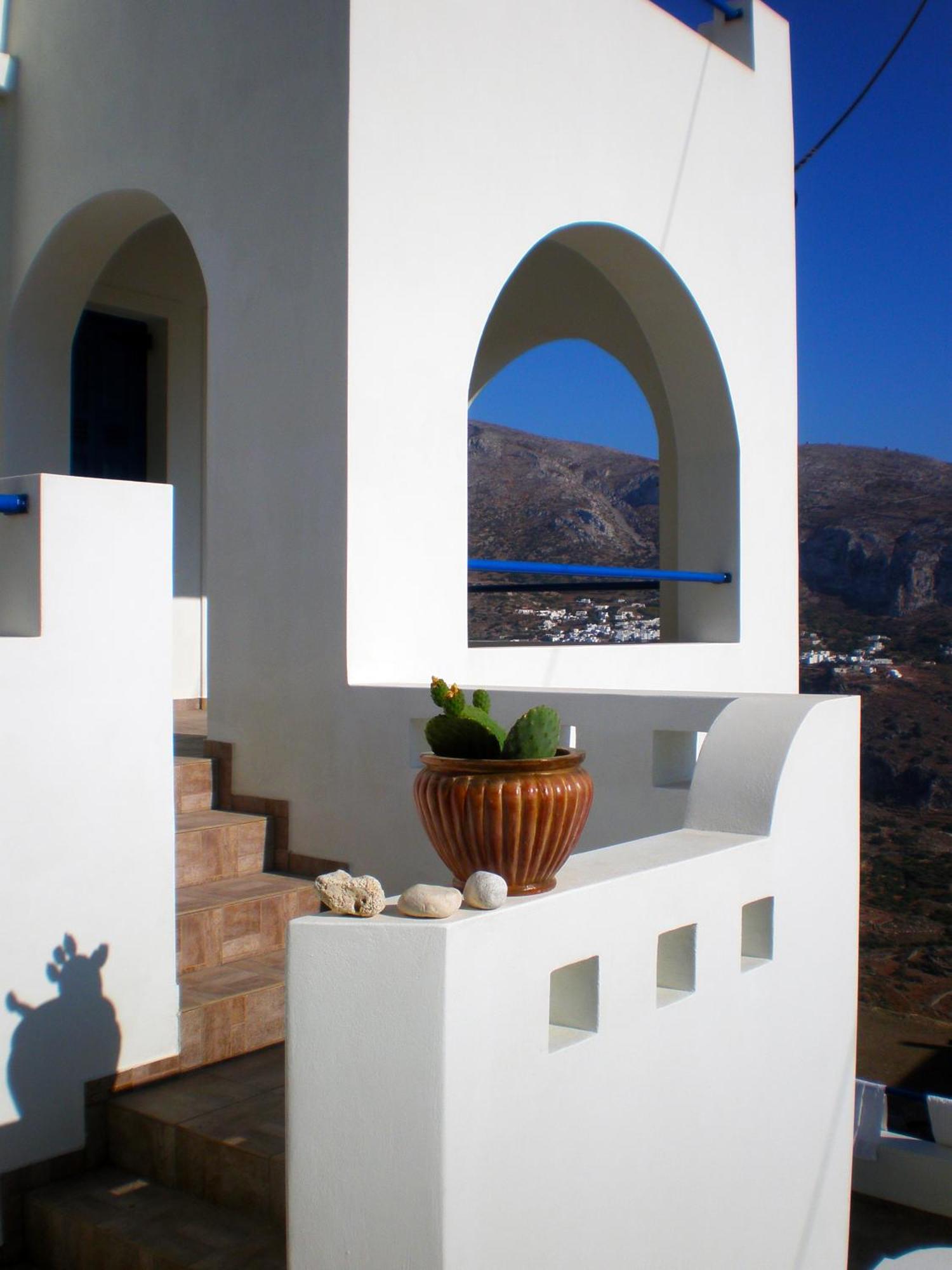 Plori Studios And Apartments Эгиалис Экстерьер фото